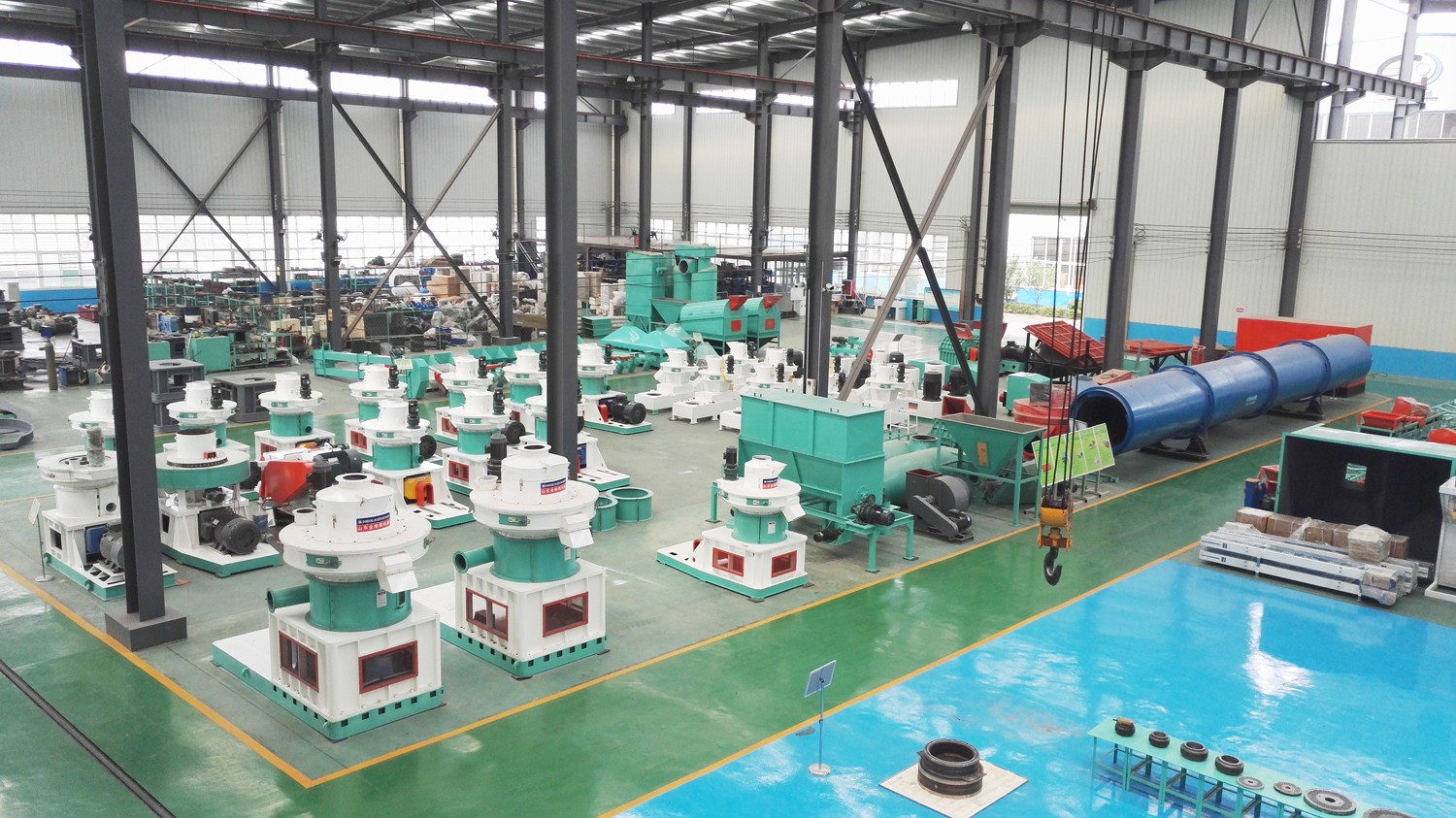 木屑顆粒機生產(chǎn)廠家車間圖片 木屑顆粒機生產(chǎn)廠家車間圖片