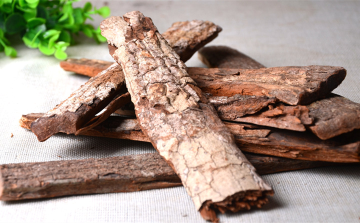 木器廠、板材加工廠、門廠等木材加工企業(yè)木器廠、板材加工廠、門廠等木材加工企業(yè)每天都會產生大量的刨花每天都會產生大量的刨花 木器廠、板材加工廠、門廠等木材加工企業(yè)木器廠、板材加工廠、門廠等木材加工企業(yè)每天都會產生大量的刨花每天都會產生大量的刨花