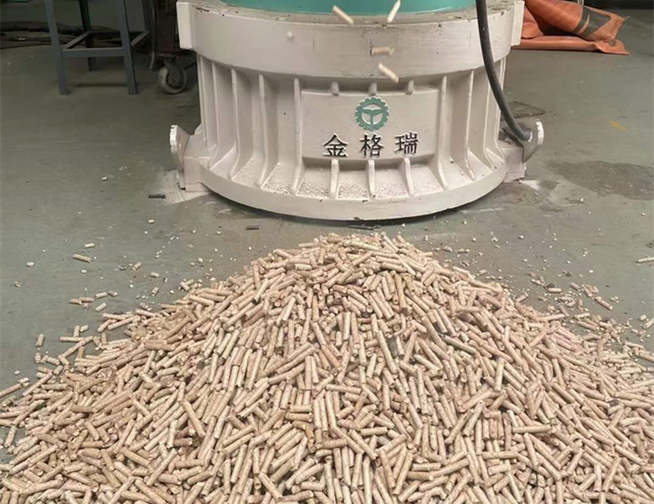 木屑顆粒機加工環(huán)保燃料顆粒,用綠色昭示未來 木屑顆粒機加工環(huán)保燃料顆粒,用綠色昭示未來